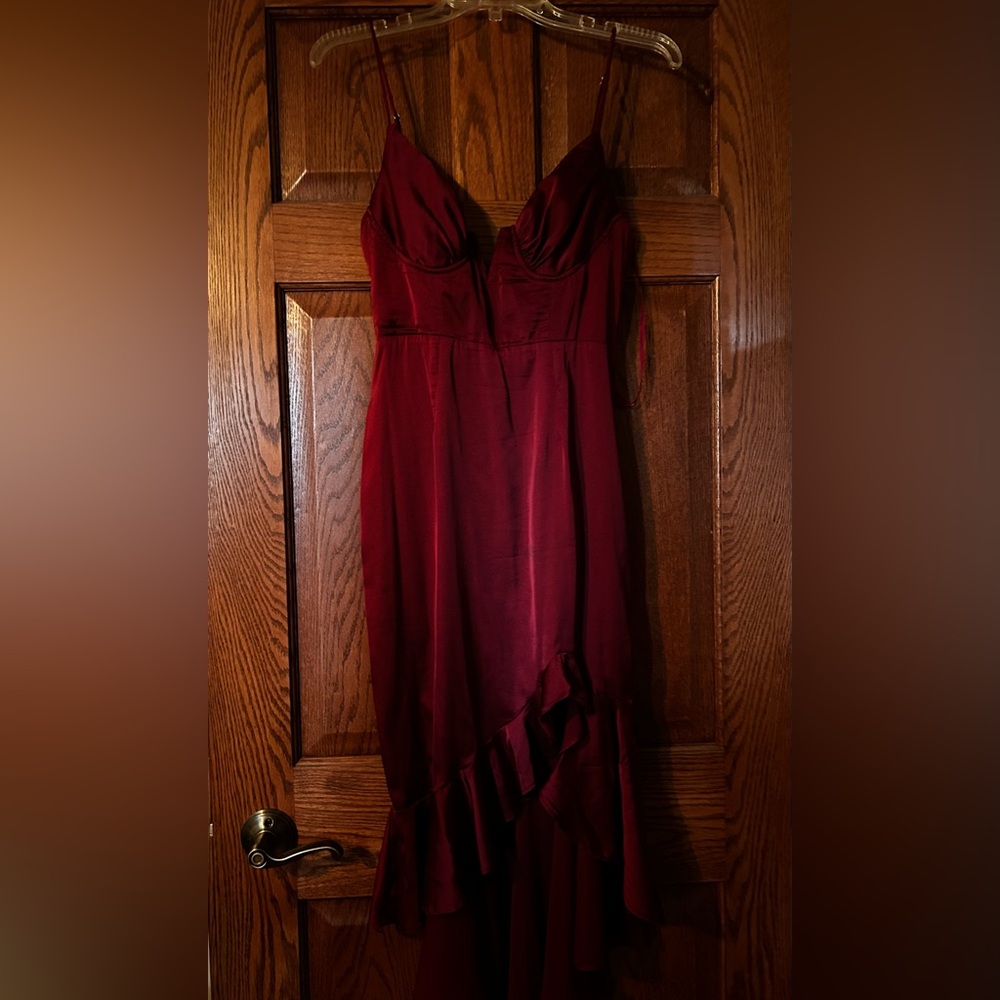 Selfie leslie dress. Satin. Size small